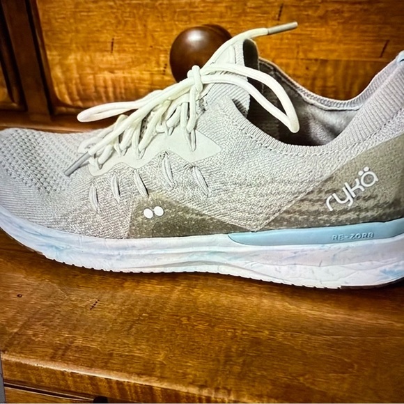 Ryka Light Gray Sneakers women’s size 8 running shoes - Picture 7 of 7